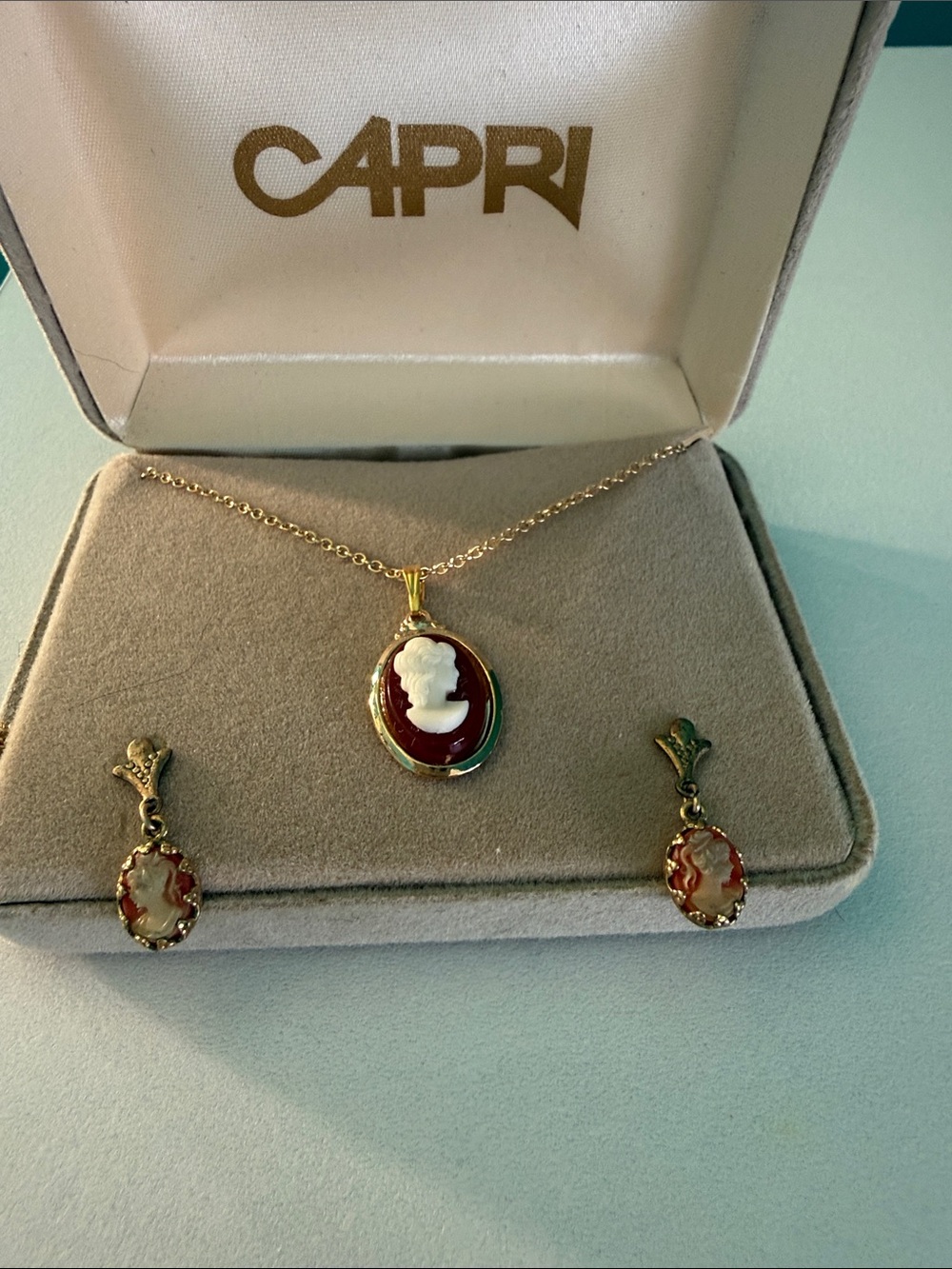 Gold Cameo Pendant Necklace and Earrings Set in Red and White
